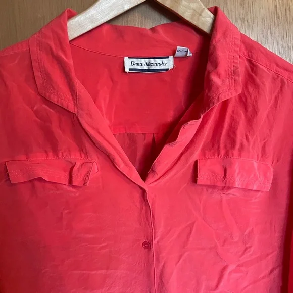 Dana Alexander Vtg 100% Silk Button Down Night Shirt Size S/M - Picture 2 of 3